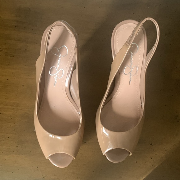 New never worn. - Picture 2 of 3